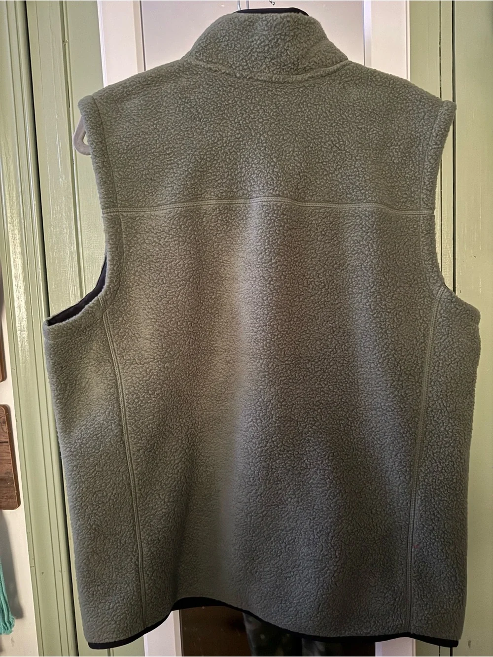 Like New!!! The North Face Men's Sage Green Sherpa Fleece Vest - Size L